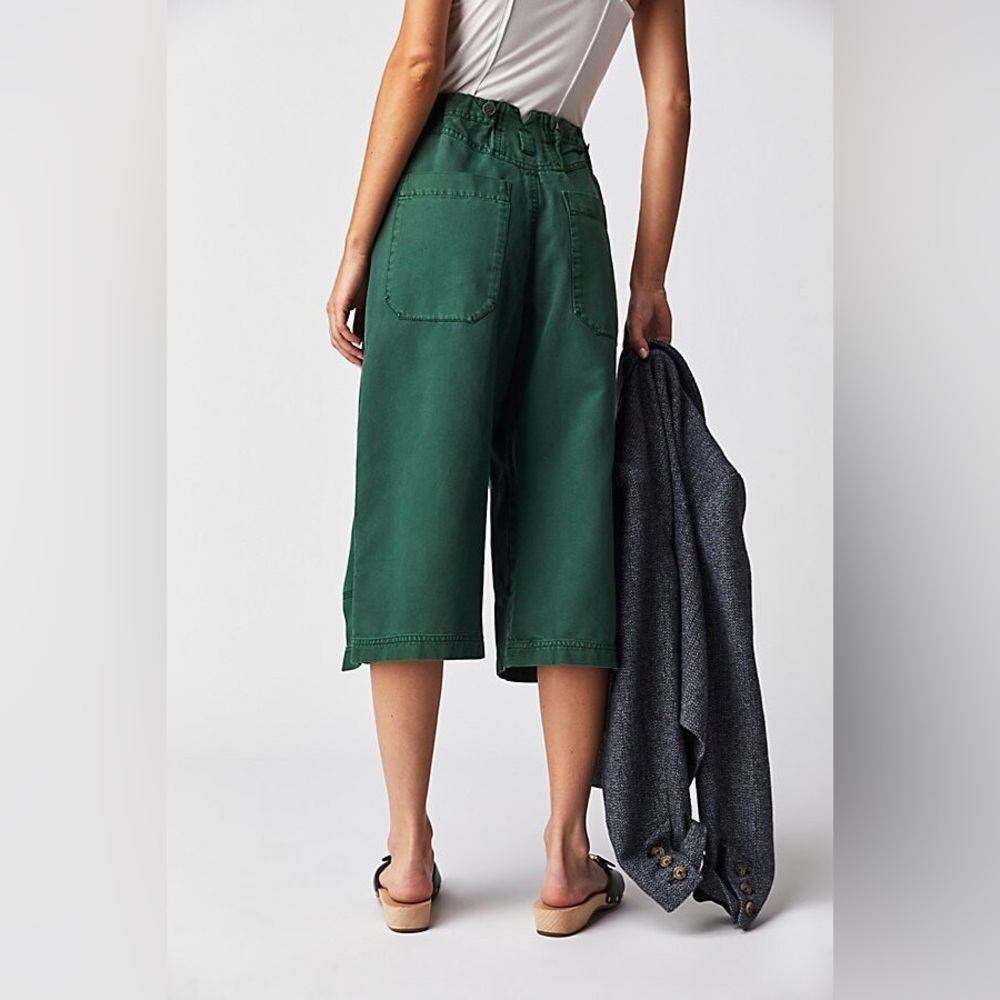 NWOT FREE PEOPLE Keep Calling Crop Pants In Green MSRP $128 Size 4 Oversized - Picture 2 of 8